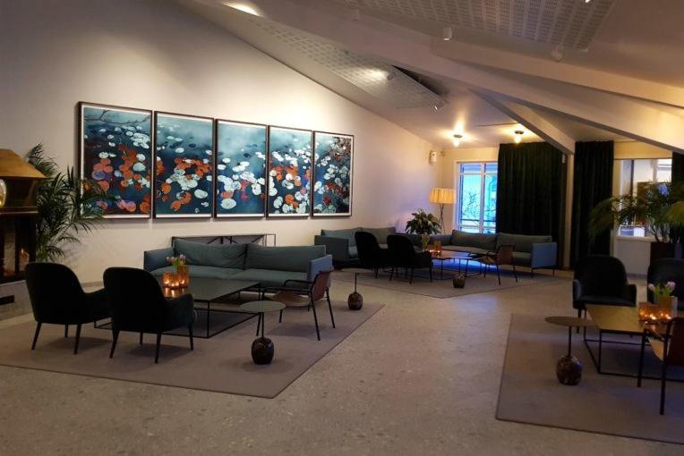Aronsborgs Konferenshotel Bålsta Exterior foto